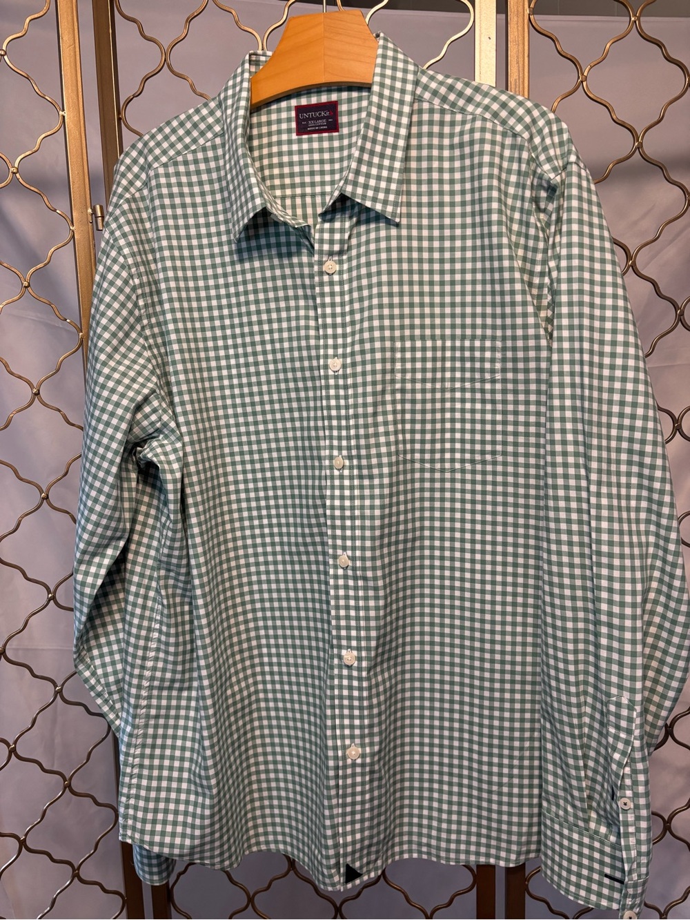 UNTUCKit Green and White Gingham Button-Up Shirt Size XXL in Like New Condition